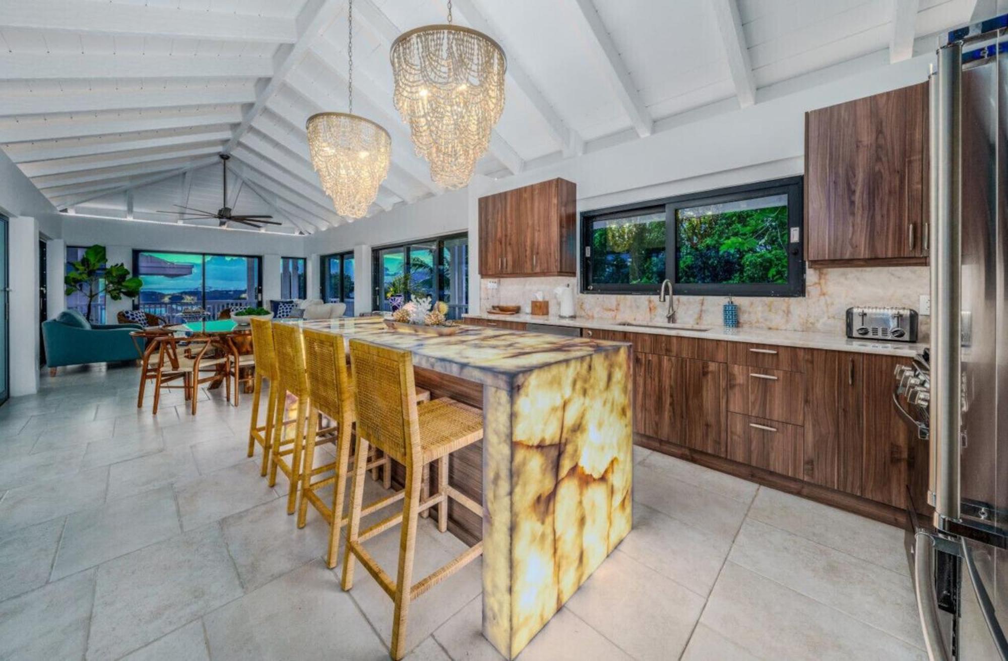 Royal Villa With A Huge Swimming Pool Cowell Battery Exterior photo