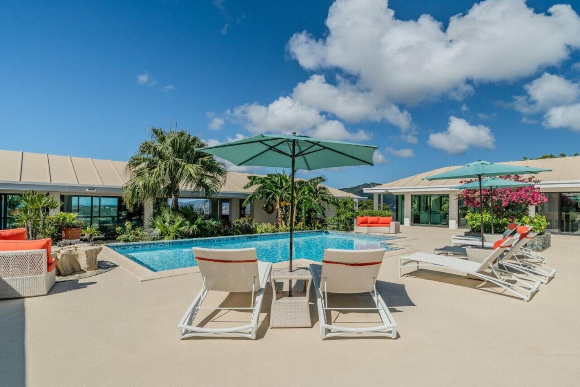 Royal Villa With A Huge Swimming Pool Cowell Battery Exterior photo